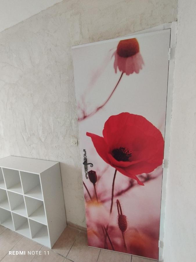 Chambre D Hotes En Provence, Au Pied Du Luberon, Les Coquelicots La Tour-d'Aigues Exterior photo